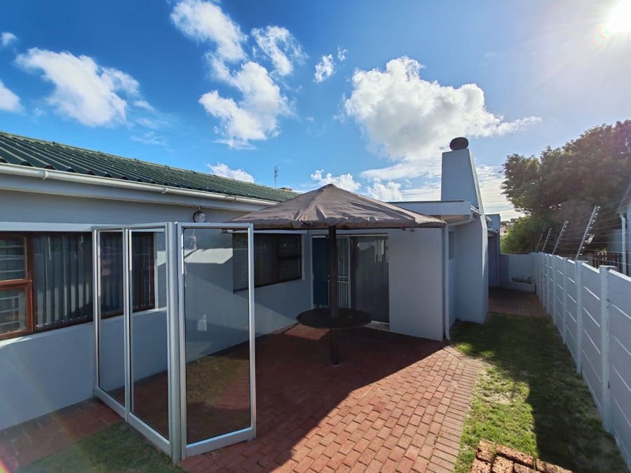 3 Bedroom Property for Sale in De Kelders Western Cape